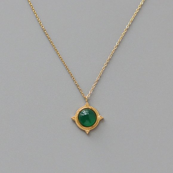 New 18k Gold Plated Green Agate Stone Pendant - Picture 3 of 5